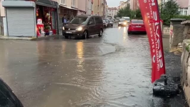 Kütahya haber! KÜTAHYA'DA SAĞANAK; DERE TAŞTI, BAZI EV VE İŞ YERLERİNİ SU BASTI