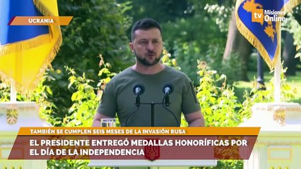 El presidente entregó medallas honoríficas por el día de la independencia