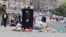 EDİNBURGH - İskoçya'da temizlik işçilerinin grevi nedeniyle sokaklar çöp yığınlarıyla doldu