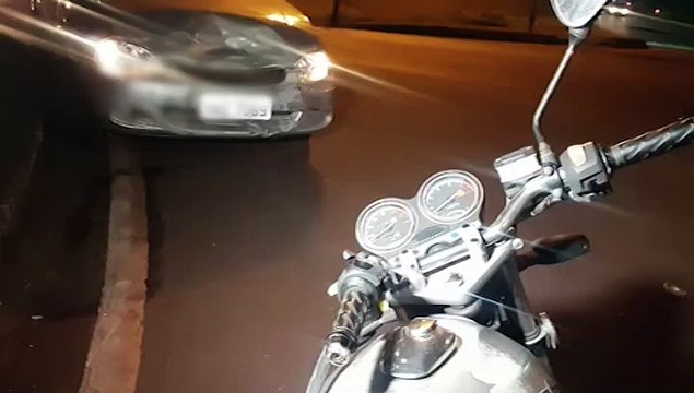 Colisão entre carro e moto deixa jovem ferido na marginal da BR-277