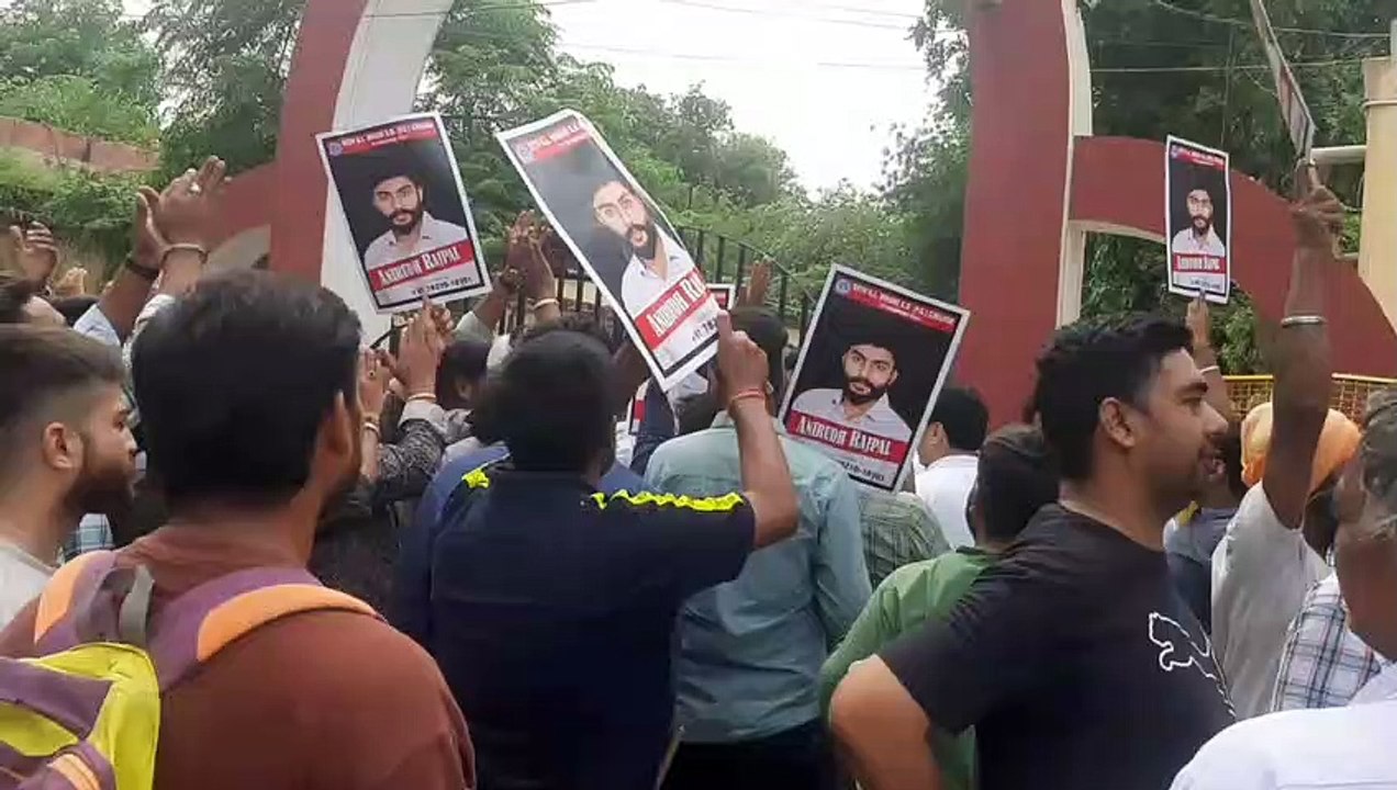 एसडी बिहाणी पीजी महाविद्यालय में छात्र संघ अध्यक्ष के उम्मीदवार अनिरुद्व राजपाल का फार्म निरस्त करने का मामला तूल पकड़ा