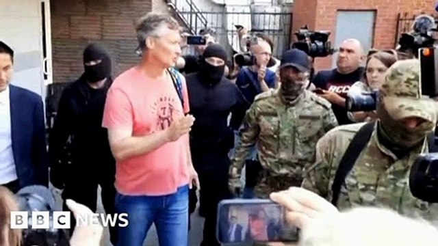 Russia detains opposition leader over criticism of war in Ukraine