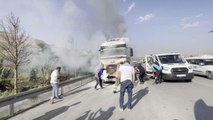 Ankara haber: Ankara Büyükşehir Belediyesinin iş makinesi taşıma tırı yandı