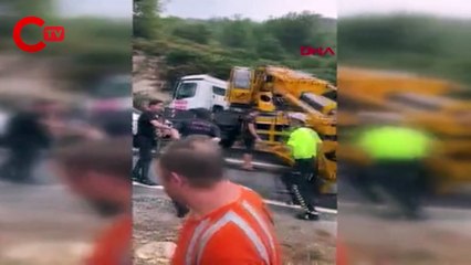 İbrahim Tatlıses, Bodrum'da geçirdiği trafik kazasında araçta sıkıştı