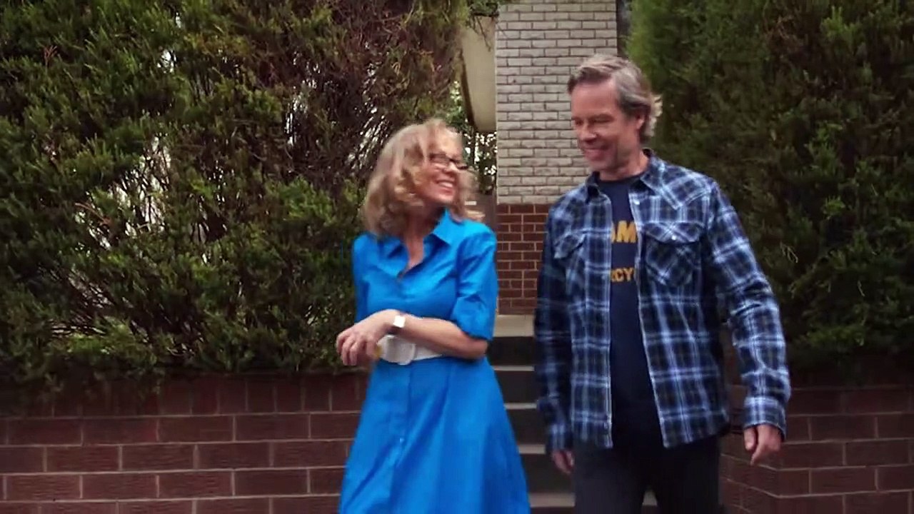 Neighbours Finale Promo shows Ramsay Street up for sale