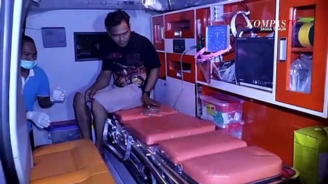 Tak Kuasai Medan Saat Menikung, Truk Muatan Tebu Terguling di Madiun