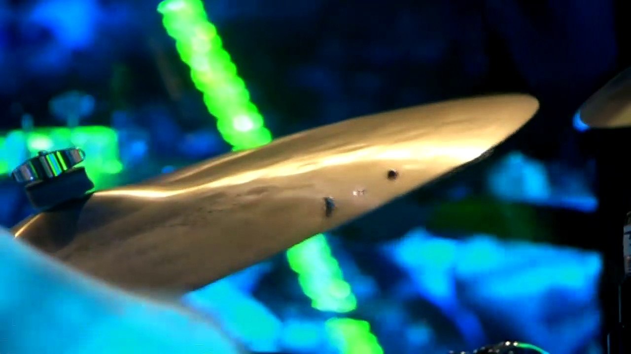 Alanis Morissette — “Flinch” (Alanis Morissette) | From “Alanis Morissette - Live At Montreux” – (2012)