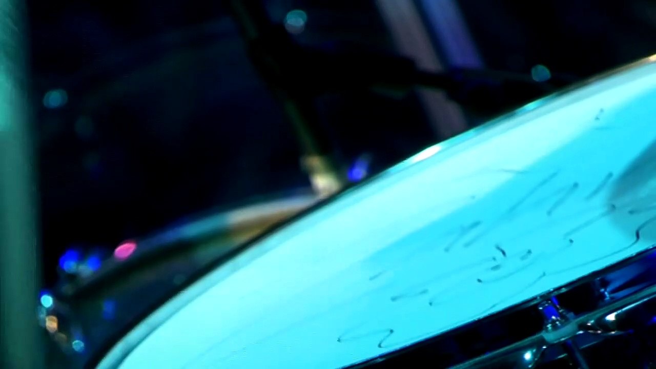 Alanis Morissette — “I Remain” (Alanis Morissette/Michael Elizondo) | From “Alanis Morissette - Live At Montreux” – (2012)