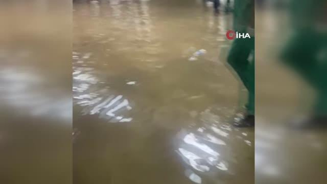 Ege Üniversitesi Hastanesi�nin tavanlarından su akmaya devam ediyor