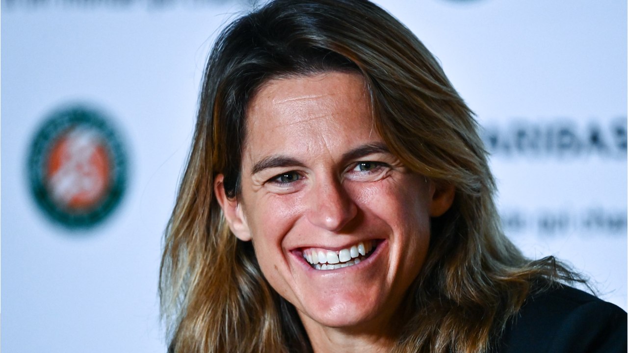 GALA VIDEO - PHOTO – Amélie Mauresmo en randonn...