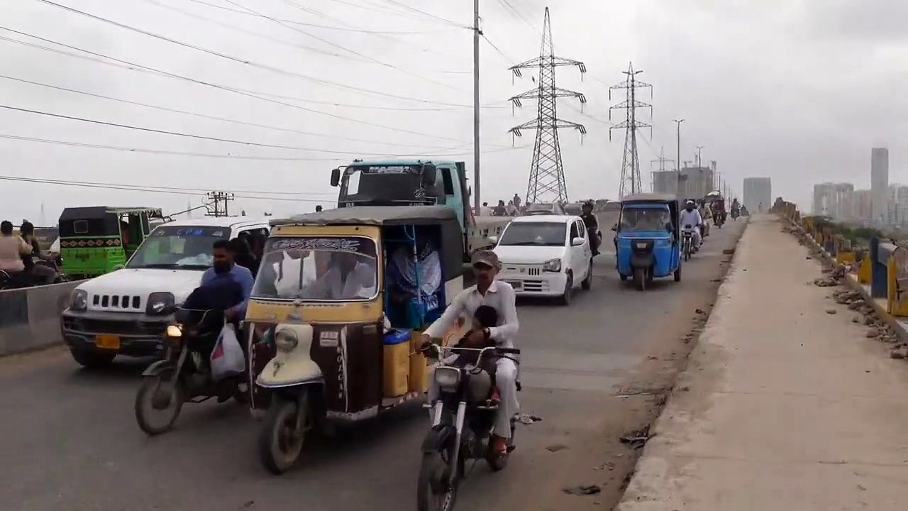 Brooks Chowrangi Qayumabad Churangi Karachi to  Walking Tour, City Walking, Karachi, Pakistan 4K