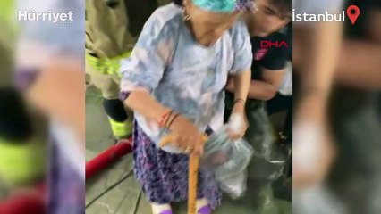 Esenyurt'ta mahsur kalan 90 yaşındaki kadın böyle kurtarıldı
