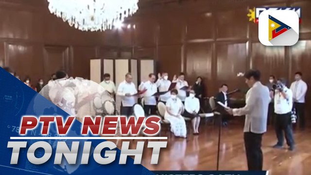 Pres. Ferdinand R. Marcos Jr. administers oath of newly elected officers of NPC, PAPI
