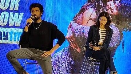 Vijay Devarakonda & Ananya Panday's AWKWARD Moment Together | Watch Video