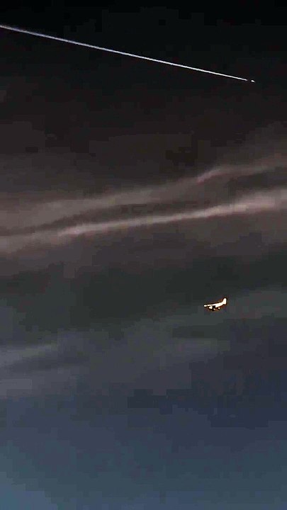 Un avion de la Police aux Frontières survole Toulon