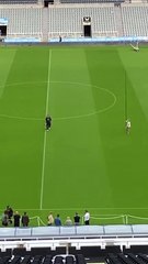 Sam Fender spotted at St James' Park (Video: @nufcnews712 Twitter)