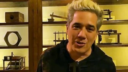 Rogério Flausino convida público da 98 para turnê comemorativa do Jota Quest