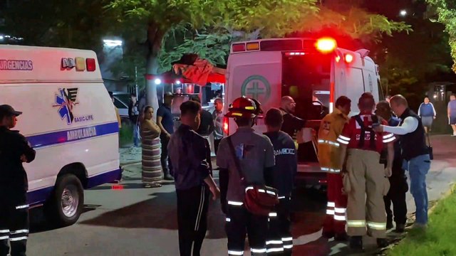 Un conductor ebrio chocó contra una camioneta que se proyectó contra un puesto de tacos