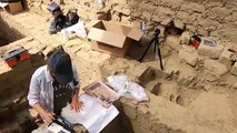 Arqueólogos descobrem tumba de proeminente artesão no Peru