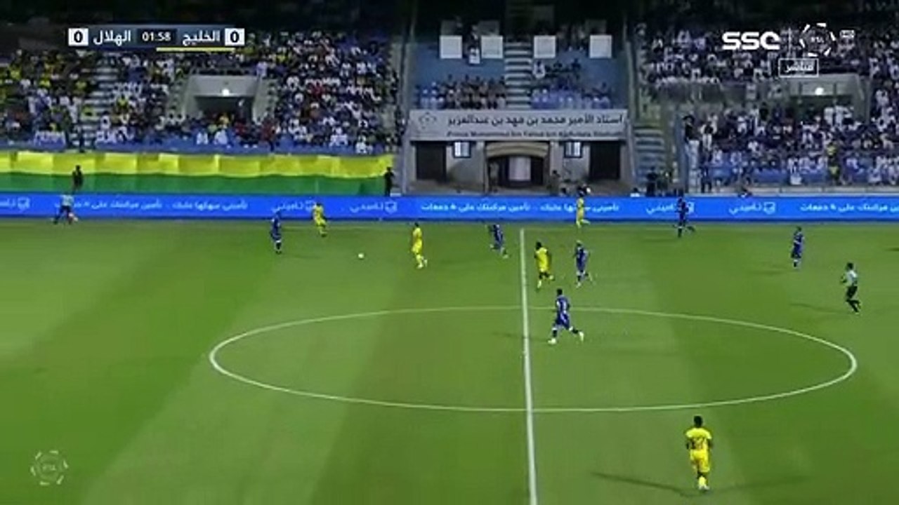 خلال أول لقاء له مع الخليج .. جمال بلعمري يتسبب بهدف على فريقه في الدقيقة الثانية من زمن اللقاء!