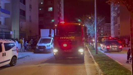 Son dakika haber: Binanın onuncu katında çıkan yangında bir daire zarar gördü