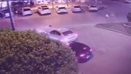 Kaza yapan motosikletteki bir kişi öldü, bir kişi yaralandı