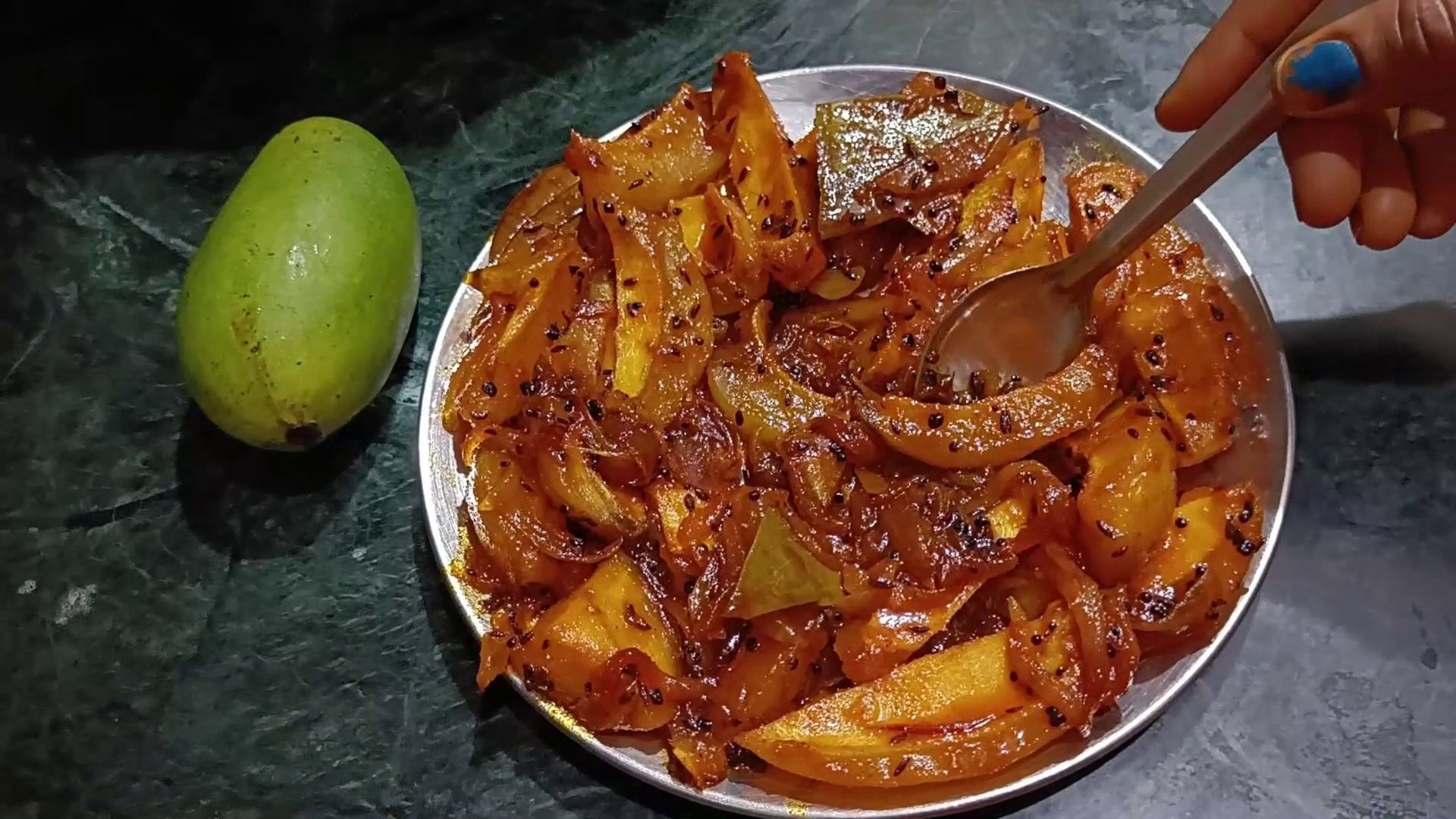 गर्मी के मौसम में बनाए कच्चे आम की सब्जी Kachha Aam ki Khatti Meethi Launji Aam ki Launji Recipe - video Dailymotion