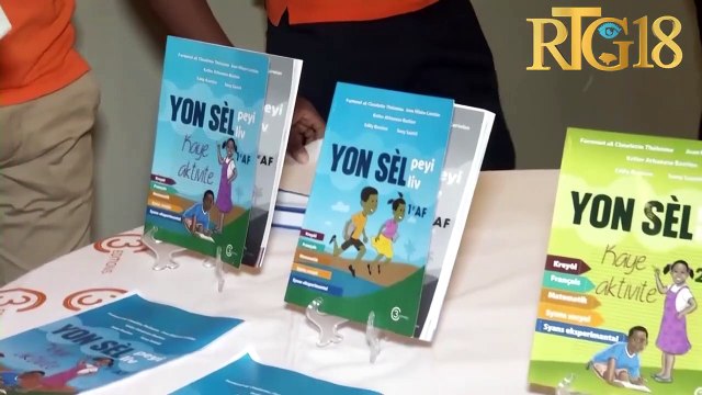 Ministè edikasyon nasyonal remèt sètifika omologasyon bay mezon edisyon ki prepare 7 modèl liv inik.