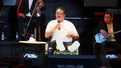 İbrahim Tatlıses'ten kaza sonrası tekerlekli sandalyeli konser