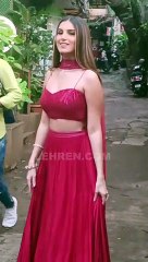 तारा सुतारिया ने रेड लहंगे में अपने लुक से सोशल मीडिया पर लगायी आग