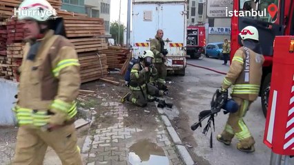 Ataşehir'de koltuk imalathanesinde yangın