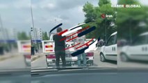 Trafikte tehlikeli oyun! Şehrin merkezinde canlarını hiçe saydılar