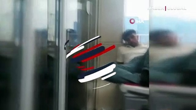 Bağcılar-Kabataş seferini gerçekleştiren tramvayda pes dedirten olay!