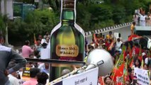 Delhi Liquor Excise Policy : Delhi Assembly session begins amid ruckus | Abp news