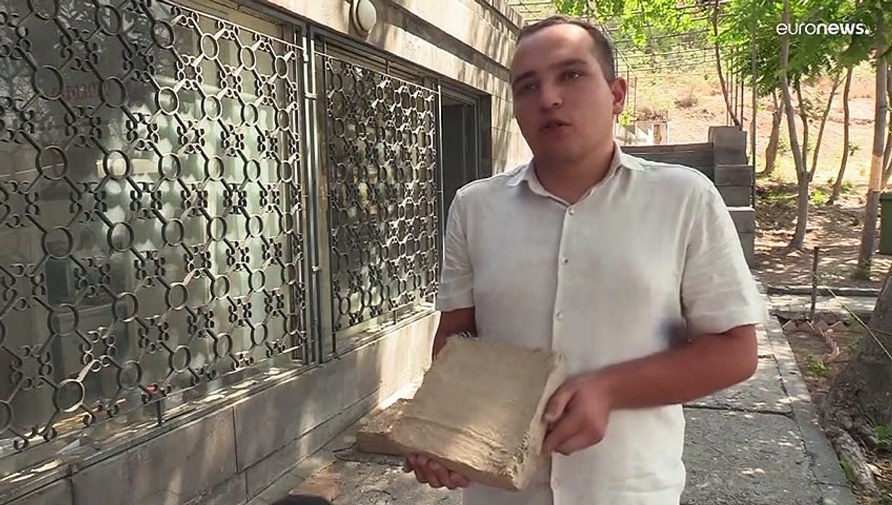 Lehmziegel nach Originalrezept. Armenien restauriert Festung aus Altertum