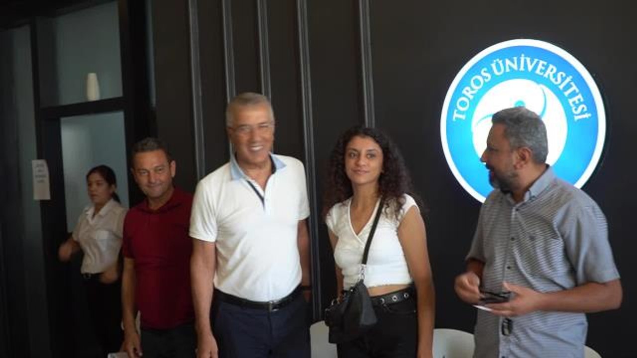 Mersin haberi: Mezitli Belediye Başkanı Tarhan, Otizmli Ünsal'ın Üniversite Heyecanına Ortak Oldu