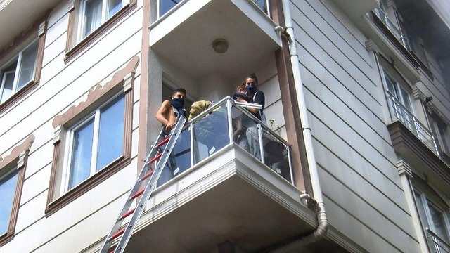 Şişli’de 4 katlı binada yangın: 21 kişi mahsur kaldı