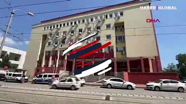 Eşiyle ilişkisi olan komşusunu çırılçıplak soyup, beyzbol sopasıyla dövdü, otomobilini gasbetti