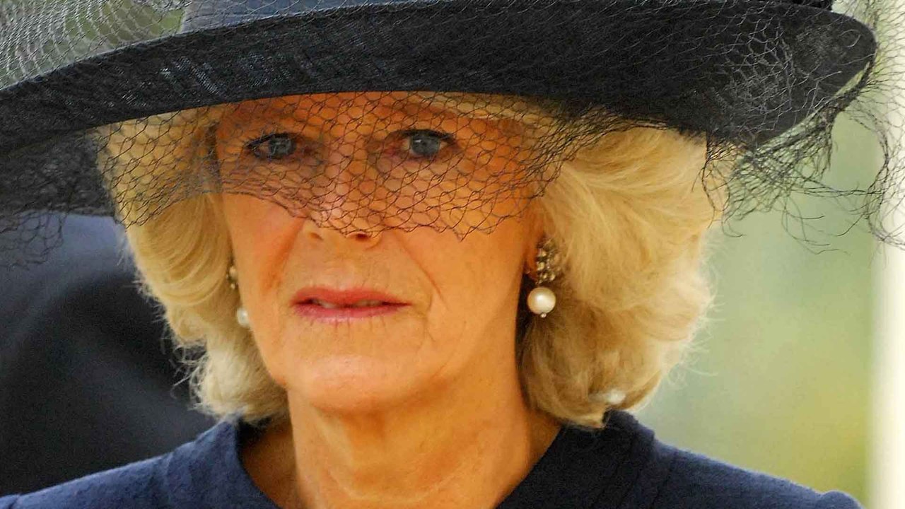 Herzogin Camilla: Cousin Charles tot im Hotel aufgefunden