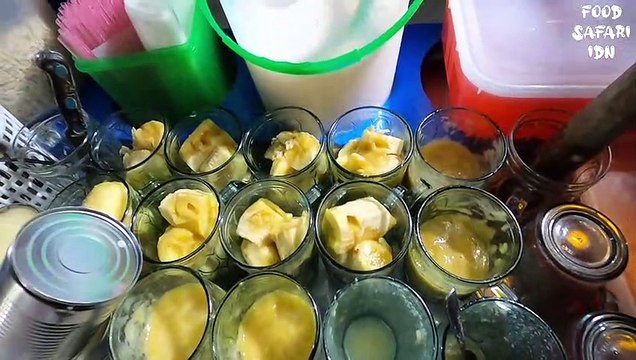 Street Drink Indonesia Mashed Banana Drink - Pisang Thok Sigli Street Food Indonesia