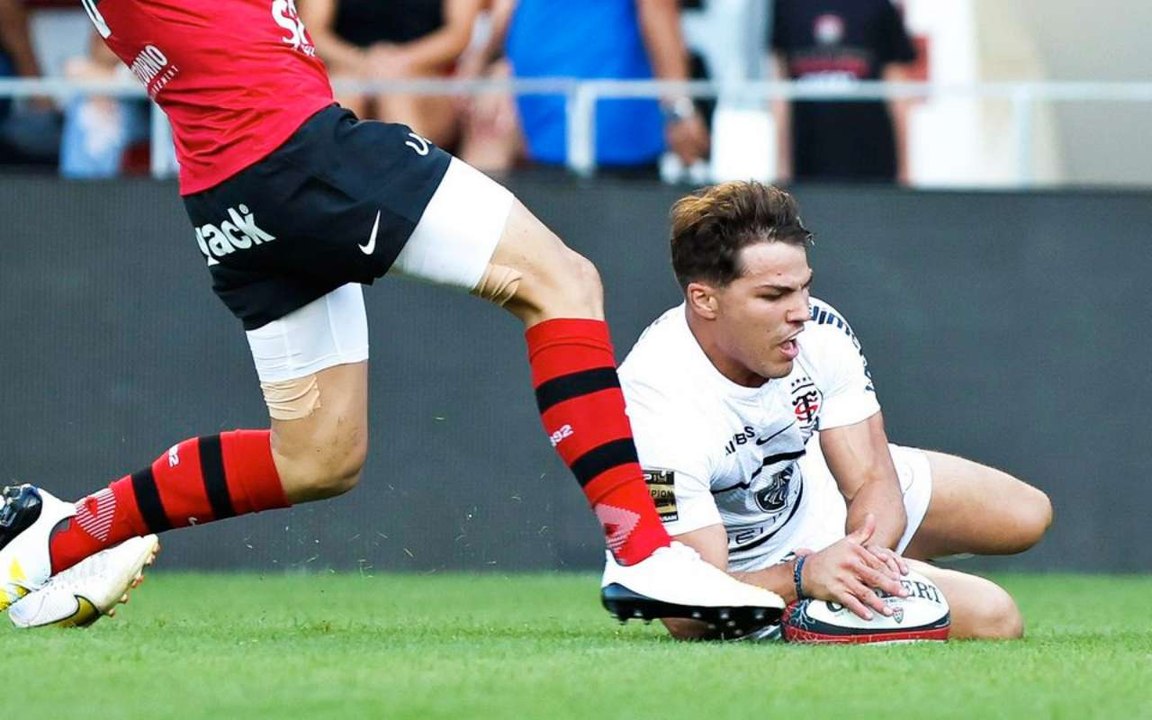 Antoine Dupont inscrit un essai après 3 minutes face au RCT