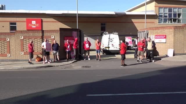 İngiltere'de 115 bin posta hizmetleri çalışanı greve gitti