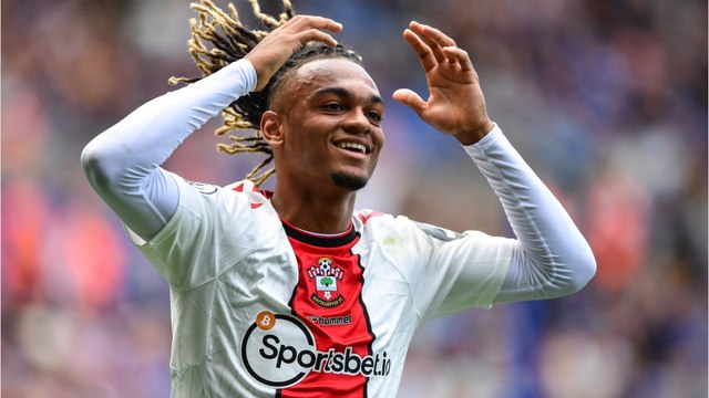 GALA VIDEO - Audrey Crespo-Mara : son fils footballeur s’éclate dans sa nouvelle vie !