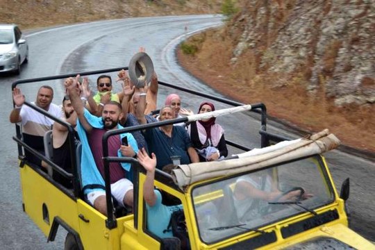 Devrilen safari aracındaki 5 kişi yaşamını yitirmişti! Ölmeden önceki son fotoğrafları ortaya çıktı