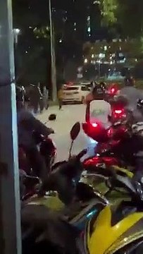 MGNews : Video tular penyokong bola sepak kecoh luar stadium: suspek sedang diburu polis