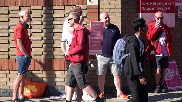 İngiltere’de 115 bin posta çalışanı greve gitti