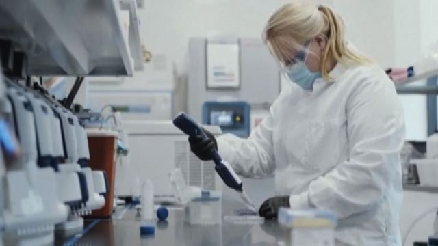 Moderna fa causa a Pfizer-Biontech per il vaccino anti Covid
