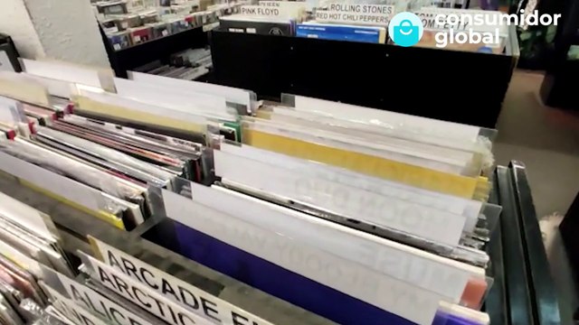Rosalía, Bad Bunny y Harry Styles trasladan la batalla por la canción del verano a los vinilos y CD