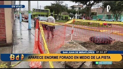 Hueco enorme en SJM: Reportan gran forado en medio de la pista