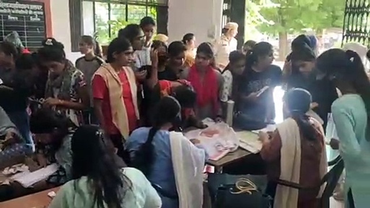 अलवर जिले में मत्स्य विश्वविद्यालय सहित 29 राजकीय महाविद्यालयों में छात्रसंघ चुनाव के लिए मतदान हुआ,देखे वीडियो